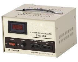 0.5kVA - 10kVA 横の SVC AC 自動電圧調整器 AVR SVC の安定装置 50 - 60hz