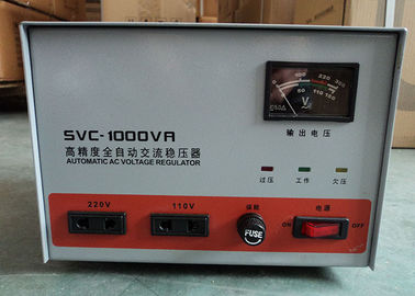 1 KVA IP20 のコンピュータのための屋内単一フェーズ AVR の安定装置の電圧安定器