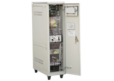 自在継手 30 KVA 220V の冷却装置のための産業サーボ電圧安定装置