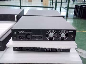PMseriesラックは、オンラインのHF UPSをマウント