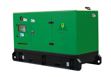 Cummins の冷却されたディーゼル発電機 68KW の自動制御のパネルに水をまいて下さい